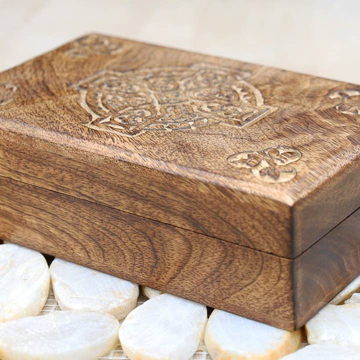 Lungta Imports – Großhandel Schmuckschatulle/-Organizer – Handgeschnitzte Holzbox mit keltischem Kreuz, Aufbewahrungsbox für Schmuck