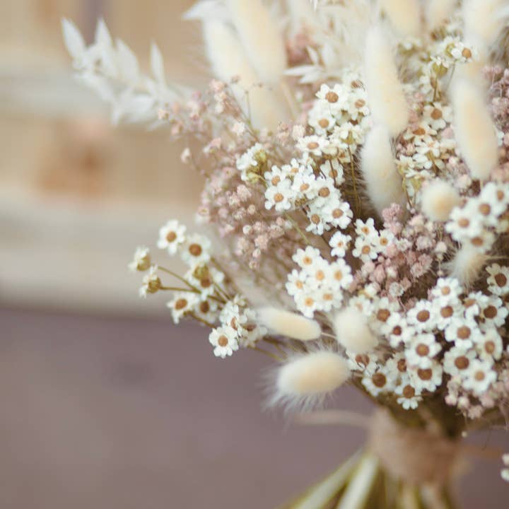 Fidos Design - Vente Fleur séchée/pressée - Bouquet de mariée de fleurs séchées avec marguerites, gypsophile rose poussiéreux4