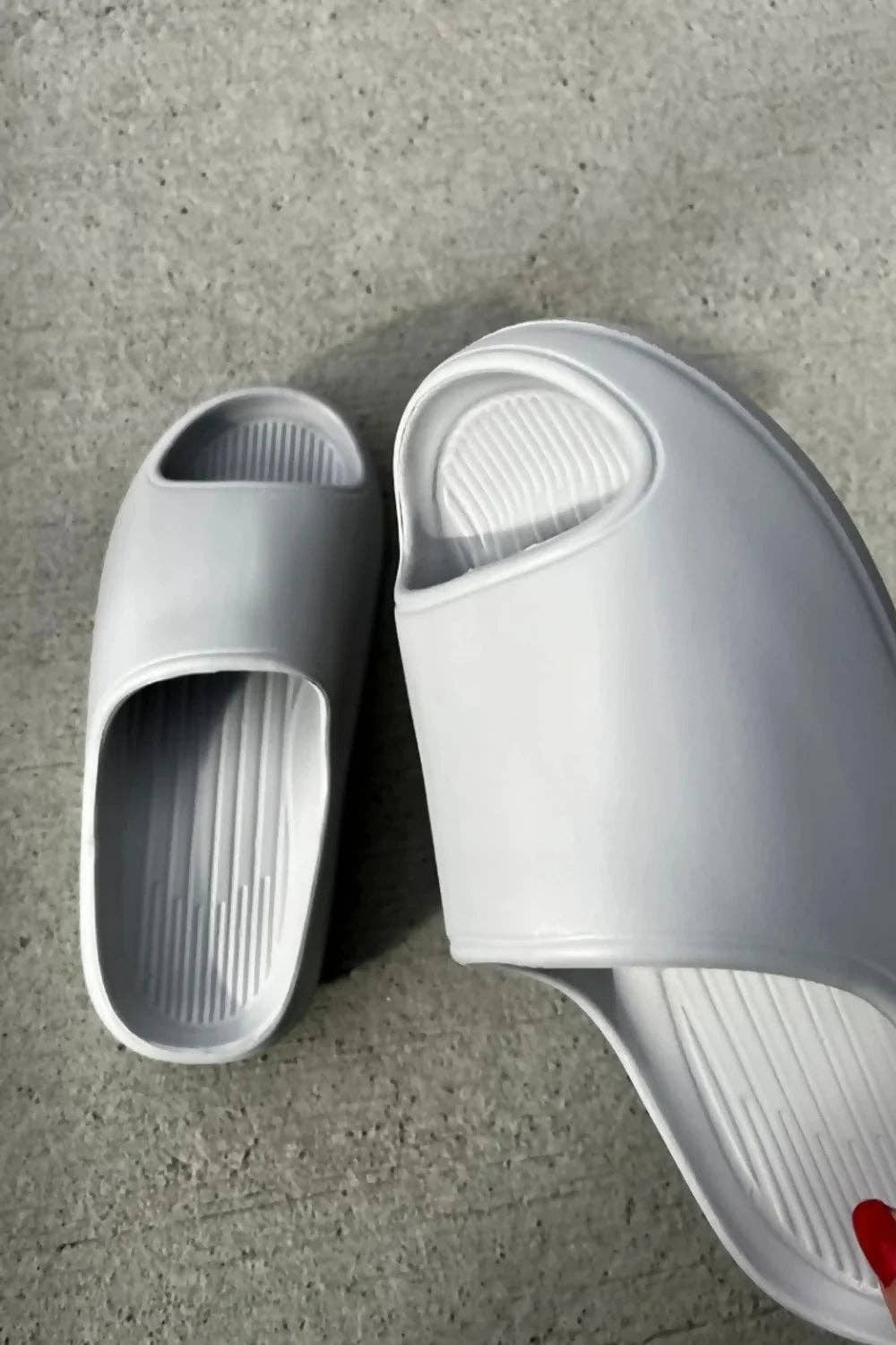 Femme Luxe – wholesale Slides – Women’s – Grey Rubber Ribbed Flatform Sliders - Nancy0