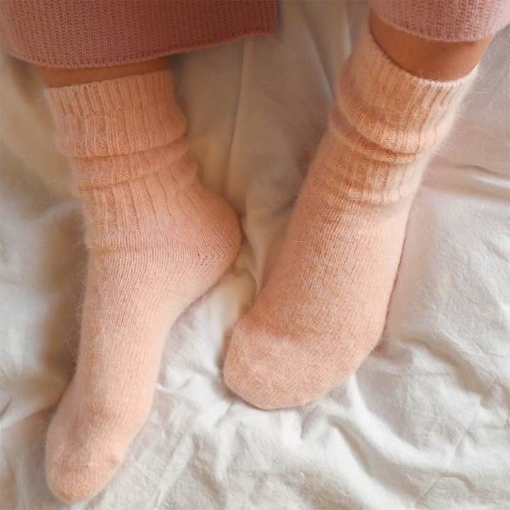 ELMNTL – wholesale Socks – Women's – Super Soft Wool Socks - Peach