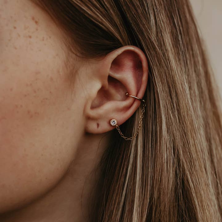 A Worthy Brand – wholesale Earcuff-örhängen – Örhängen med öronmanschettkedja - diamantstift med kedja till manschett