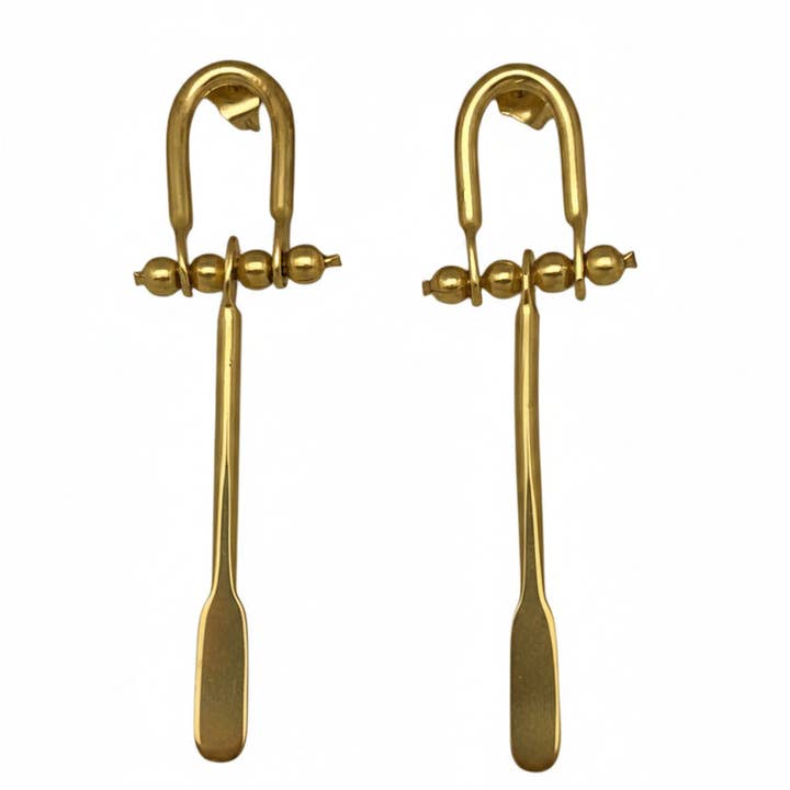 Orecchino Icon in ottone dorato per la vendita all'ingrosso da parte di Gloria Mago