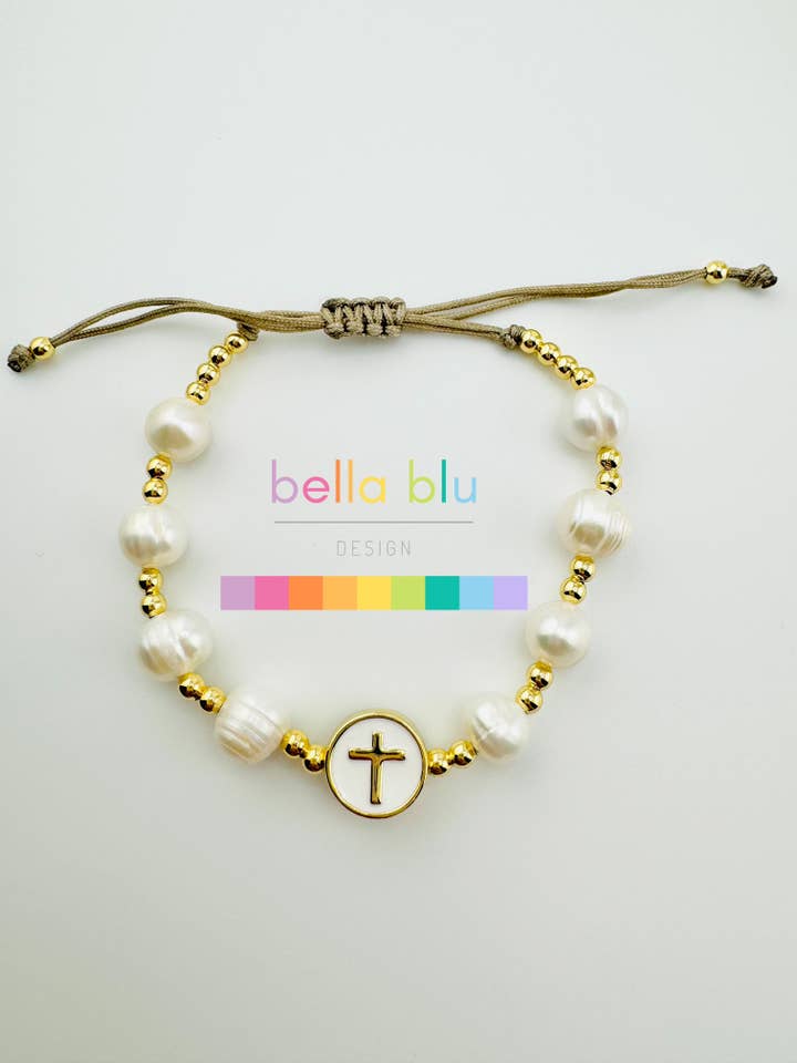 Lyla zoetwaterparel en met een geëmailleerde kruisbedeltje in 18k goud gevuld voor wholesale door Bella Blu Designs
