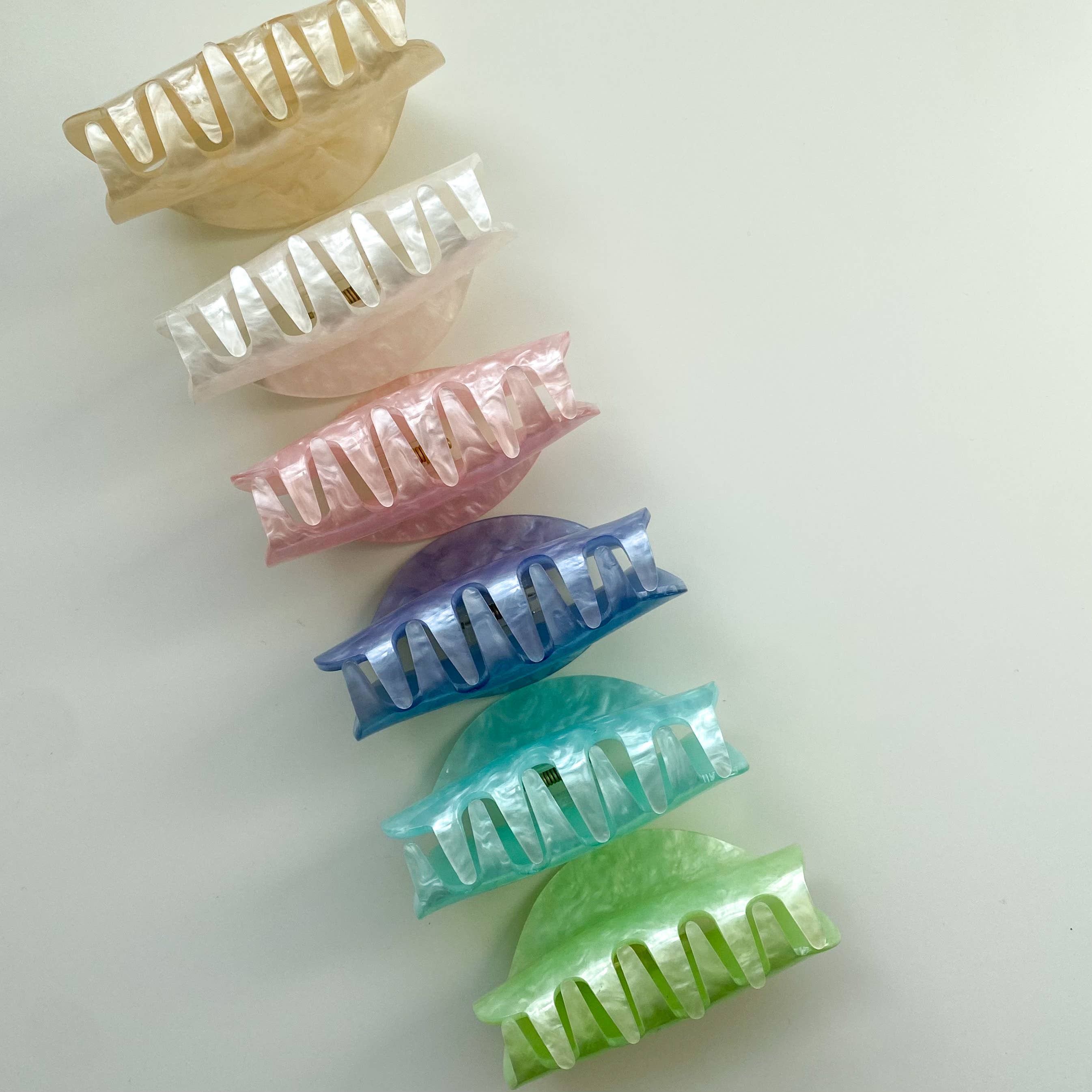 blush & bubbly - Wholesale Hair Clip - Women's - Half Moon Acetate Claw Clip, Environmentally Friendly Clip3