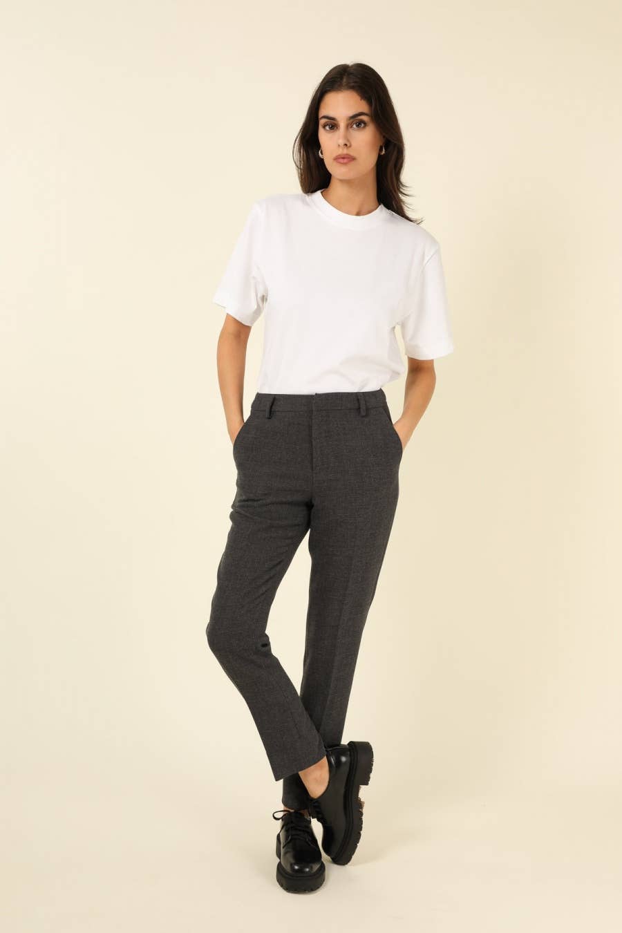 Attentif Paris – Großhandel Hose – Damen – Dicke Zigarettenhose aus dickem Wintermaterial8