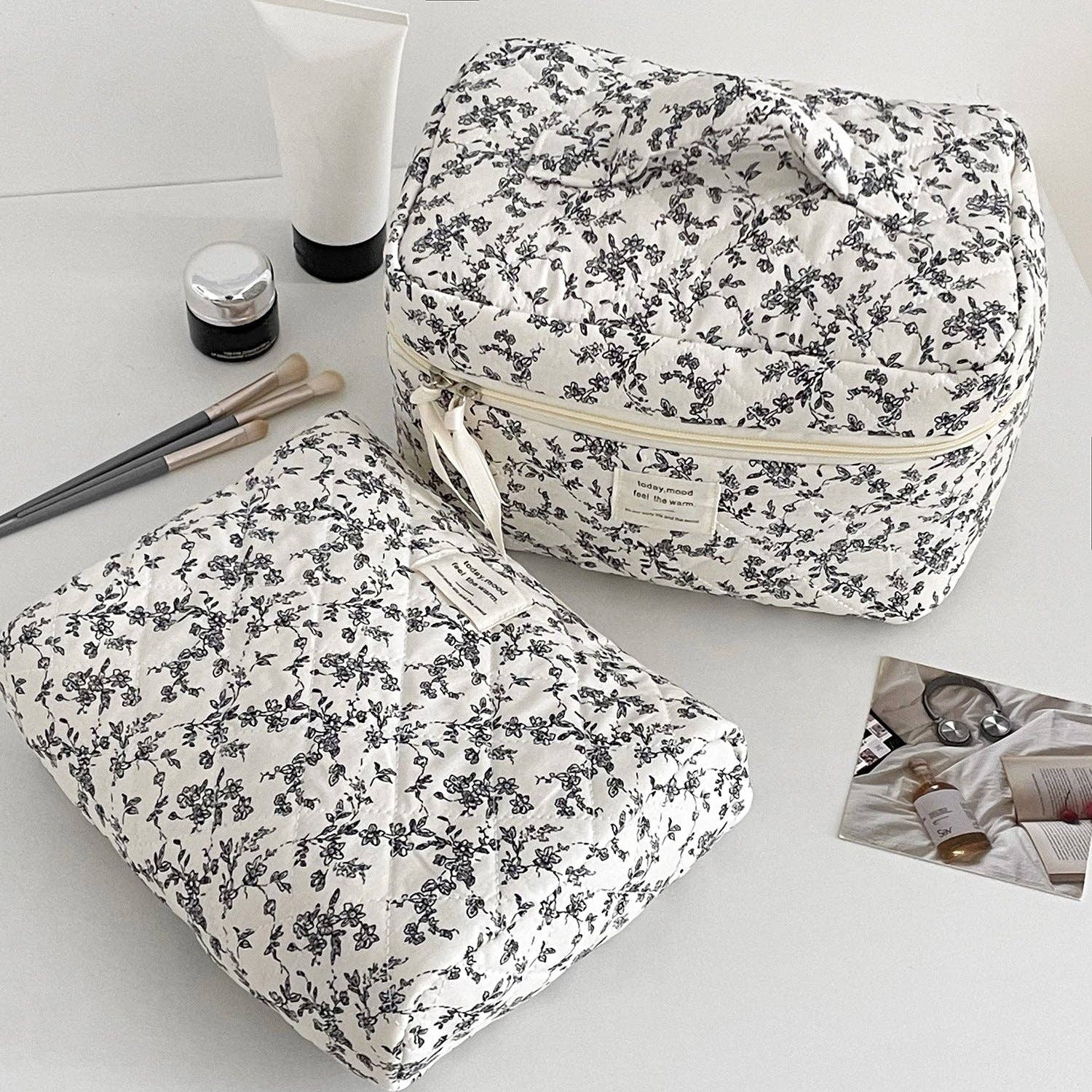Dipped Shop - Wholesale Makeup/Cosmetic Bag - Flower Print Color Block Portable'Make Up Bag DP25A5379