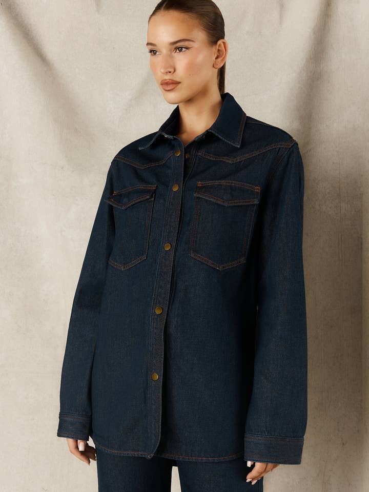 CHEMISE EN JEAN OVERSIZE - BLEUE pour la vente par Sofia Irina