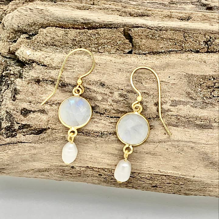 Rant & Rave Classic - Wholesale Dangle Earrings - Earring Moon Stone Disc.w/Freshwater Pearl Drop Gold