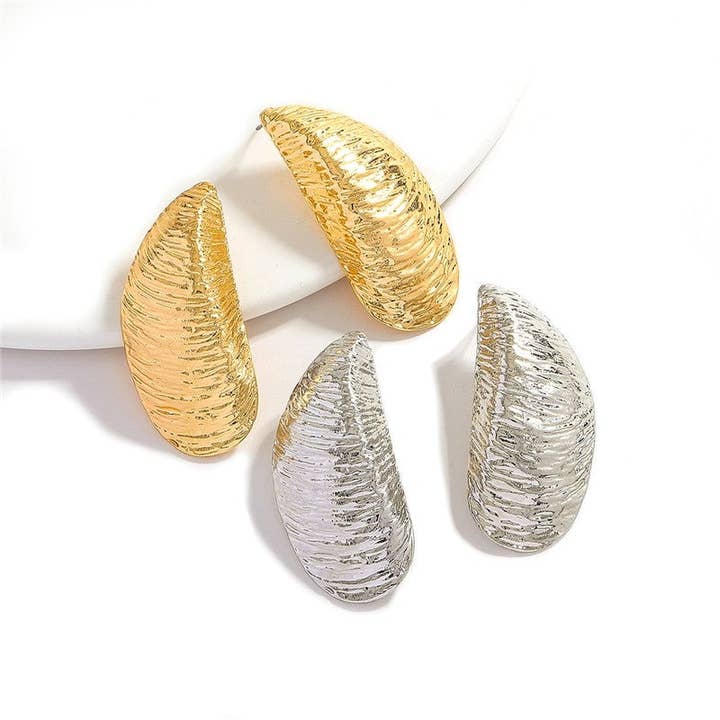 Oregelbundna Textur Glansiga Droppörhängen för wholesale av Plush Looks