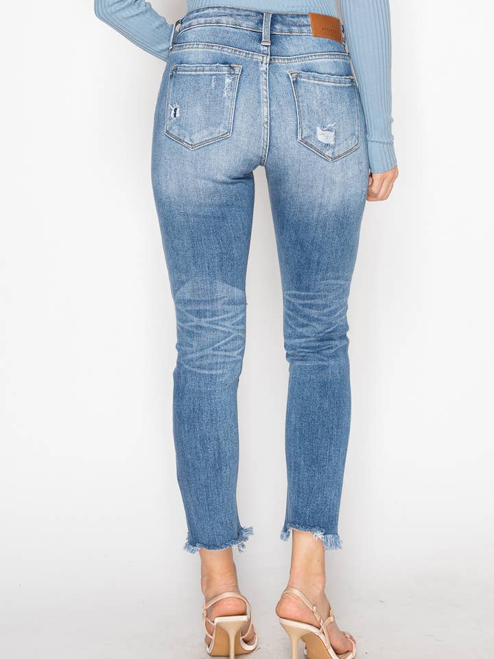 ARTEMIS VINTAGE - Wholesale Jeans - Women's - MID RISE STRETCH SKINNY STRAIGHT WITH FRAYED HEM JEANS