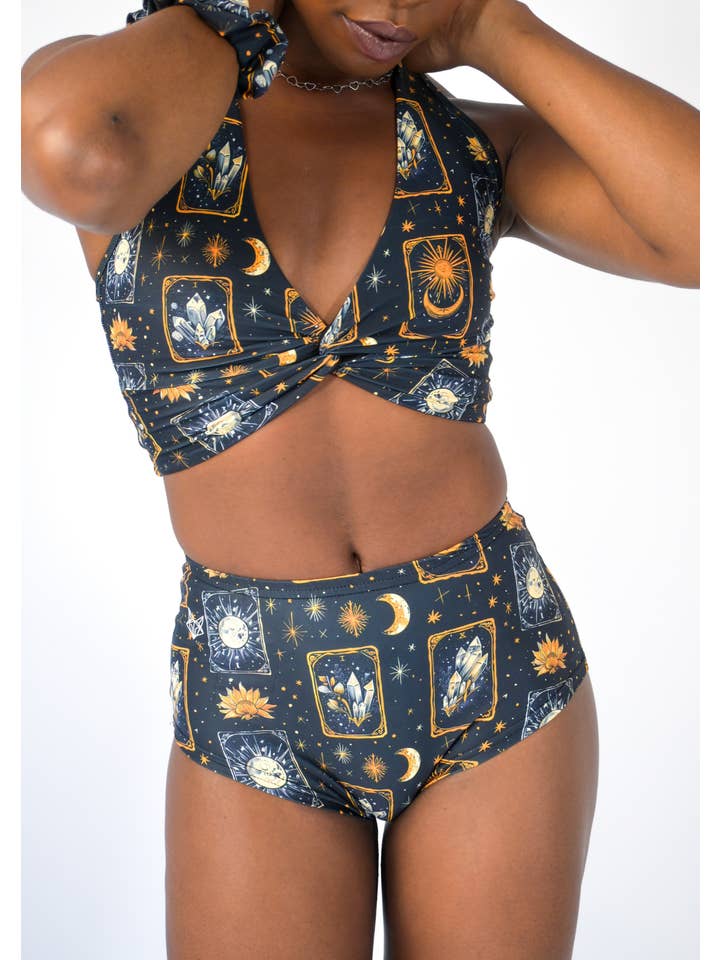 Vixn - Wholesale Athletic Shorts - Women's - Celestial Tarot Billie Pole Shorts7