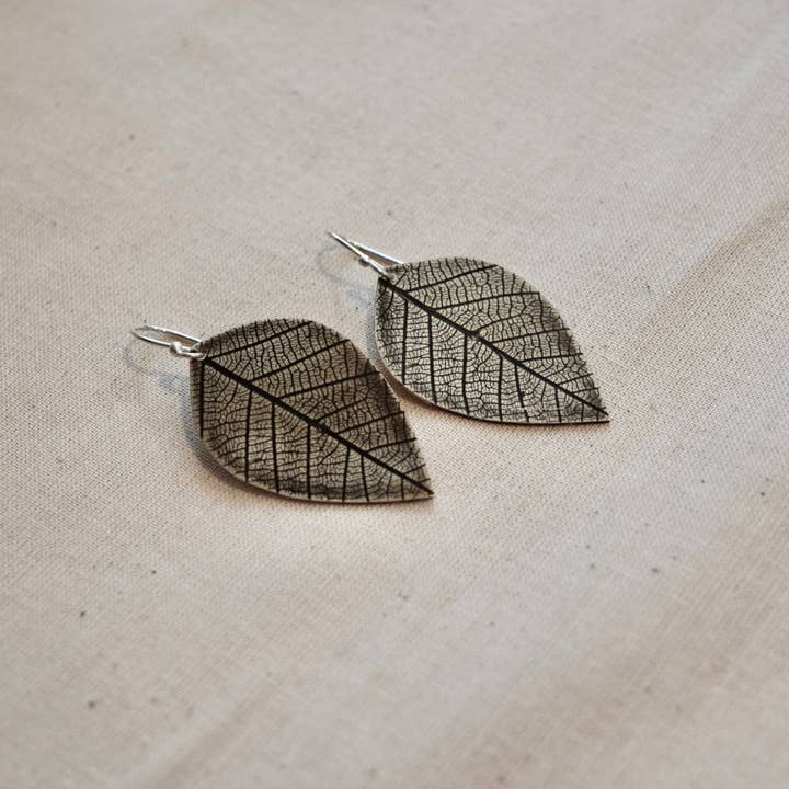 Athena Bandit Jewelry - Wholesale Dangle Earrings - Leaf Earring: Brass