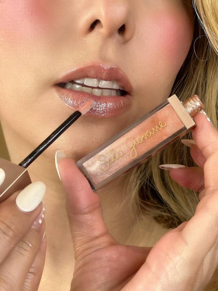 Semi-Clear Lip-gloss 1 for wholesale by Solo Giovane