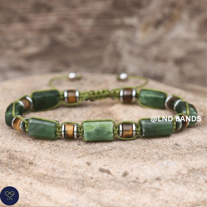 Bracelet en perles de jade olive et œil de tigre – Méditation bohème ajustable pour la vente par LND Bands