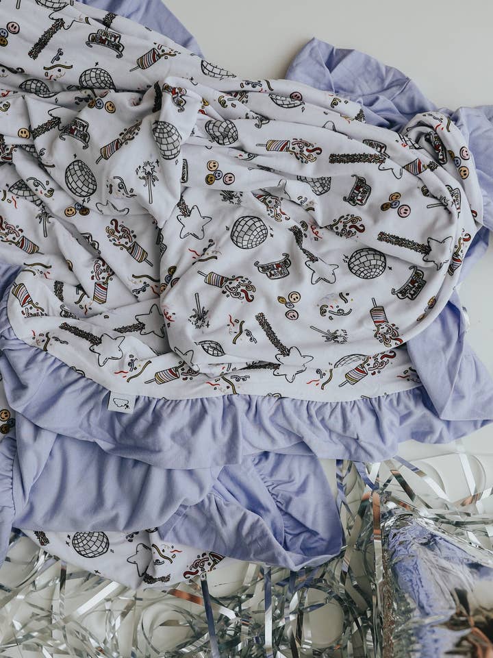 Dream Big Little Co. - Wholesale Bedding Blanket - Kids & Baby - MIDNIGHT MAGIC DREAM RUFFLE BLANKET1