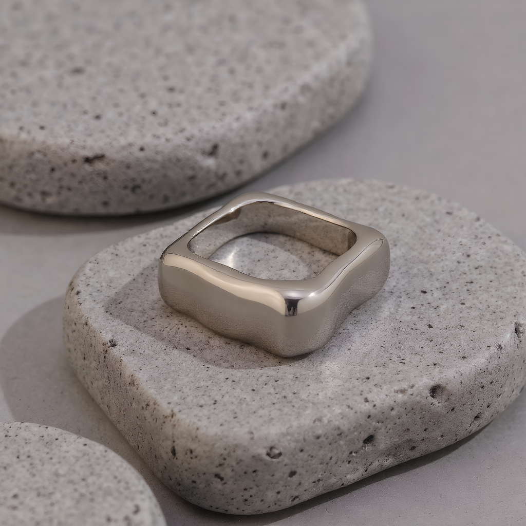 Revelari - Vendita all'ingrosso Anelli cocktail/statement - Anello a fascia quadrata in acciaio inossidabile.3