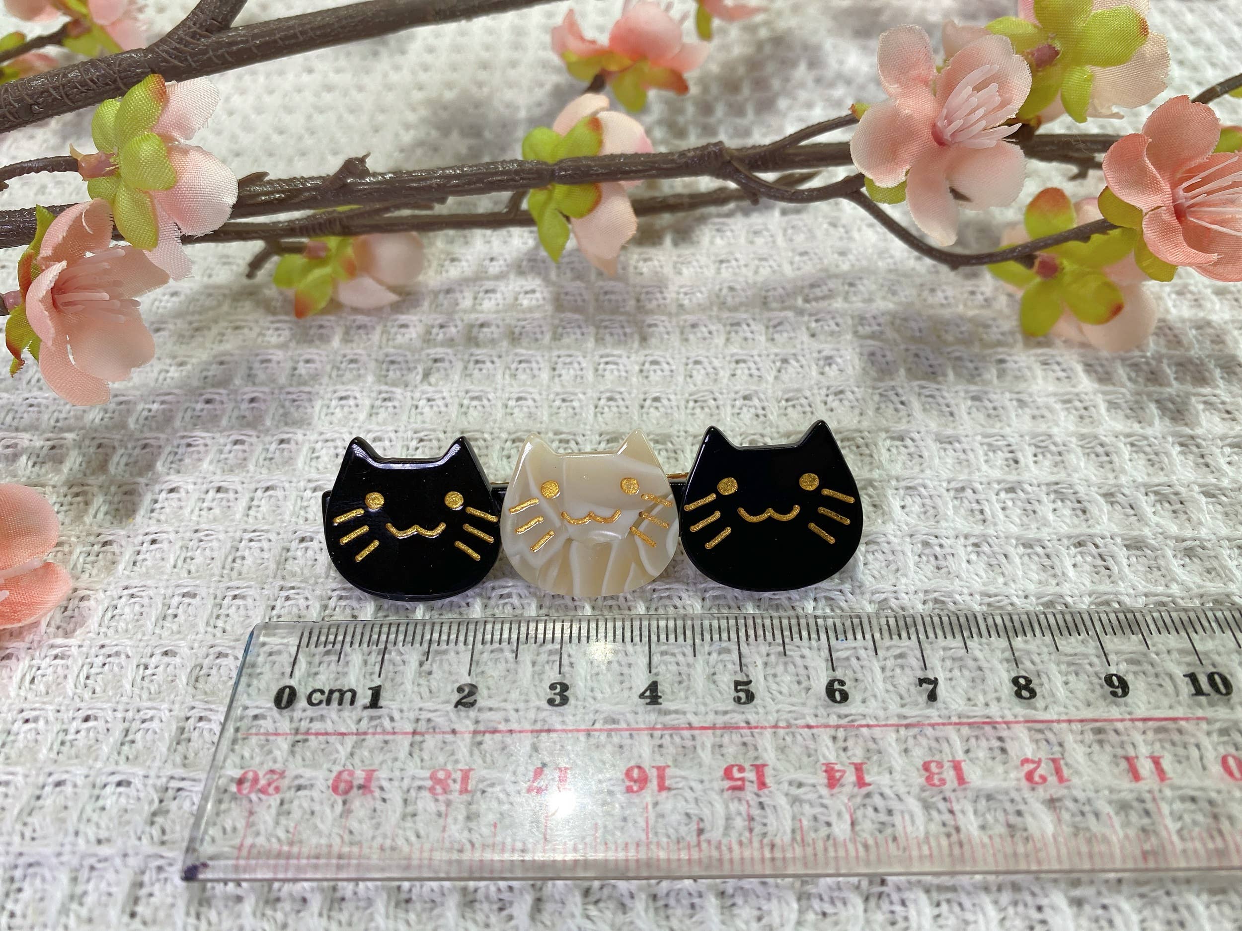 LadyJuneAccessories - Wholesale Haarclip - Dames - Schattige kat haarclip in marmerlook van resin, katvormige haarclip - cadeau4