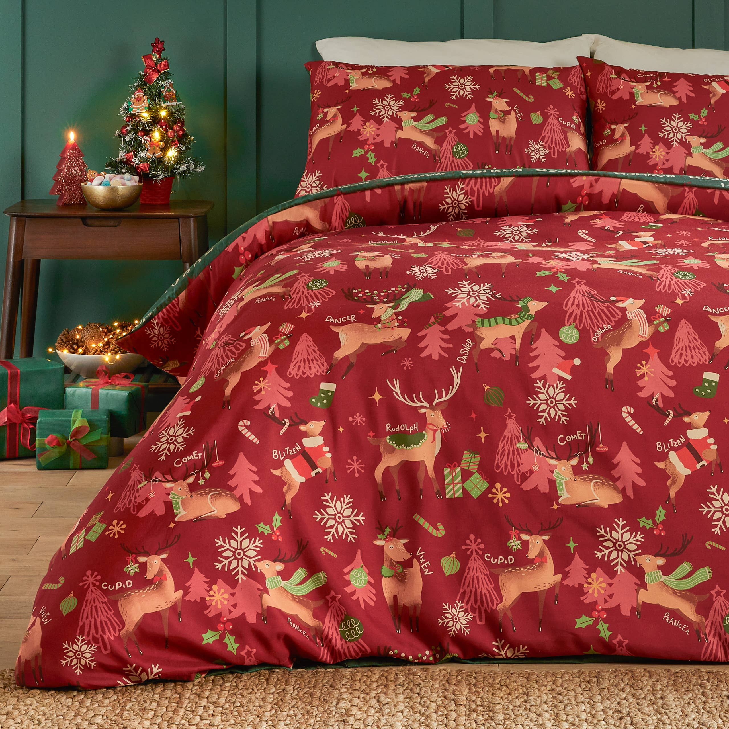 Sleigh Team Soft Touch Duvet Cover Set Red for wholesale on Faire1