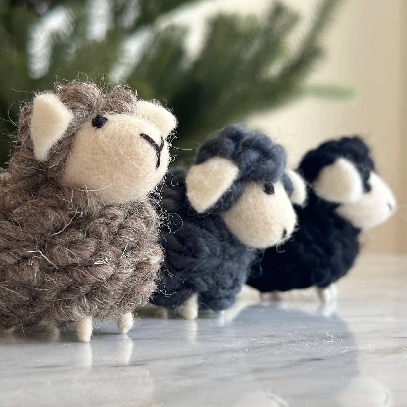 Ganapati - Vente Décorations de table - Mini décoration de table mouton en feutre (sans corde)8