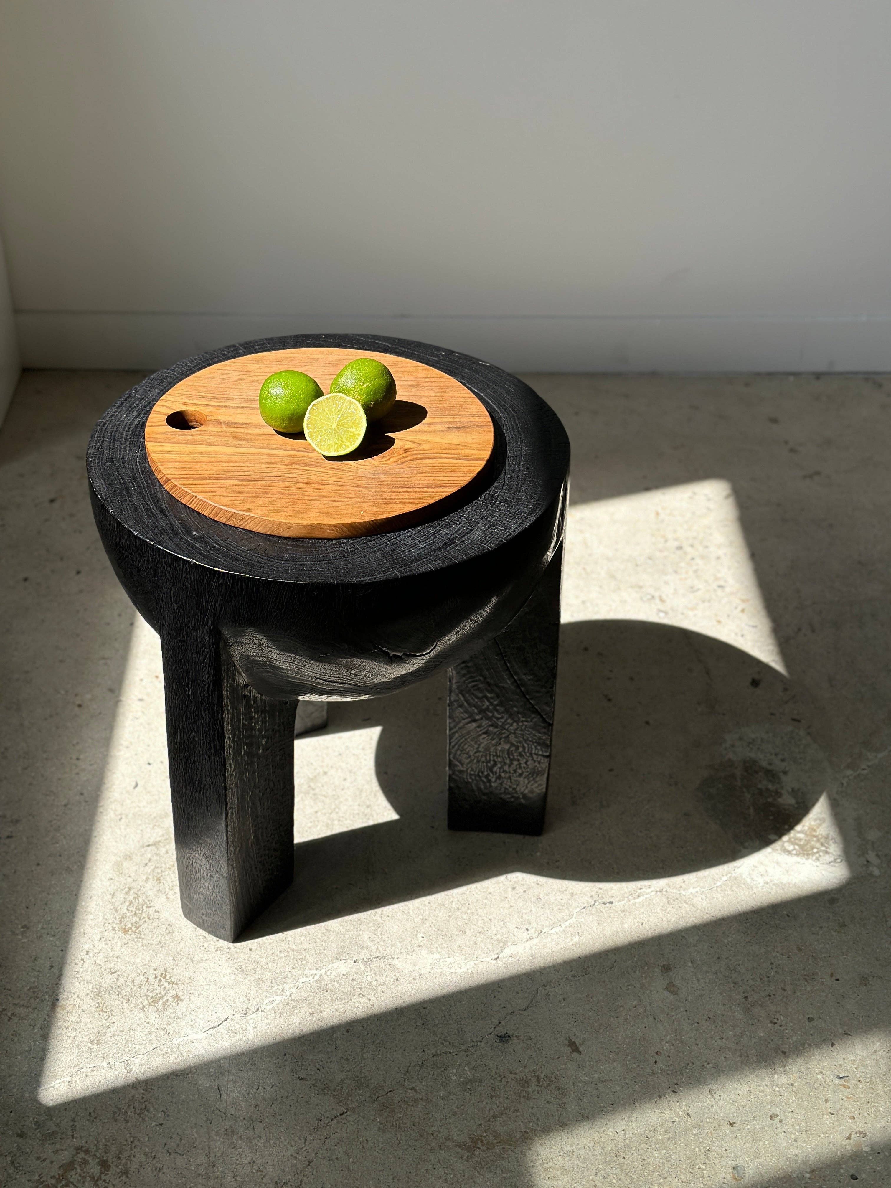 Office Objets – wholesale Skärbräda – Rund skärbräda i urholkad teak D:3091