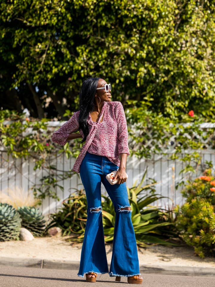 Blusa de gravata leopardo tijolo por atacado de Jennafer Grace