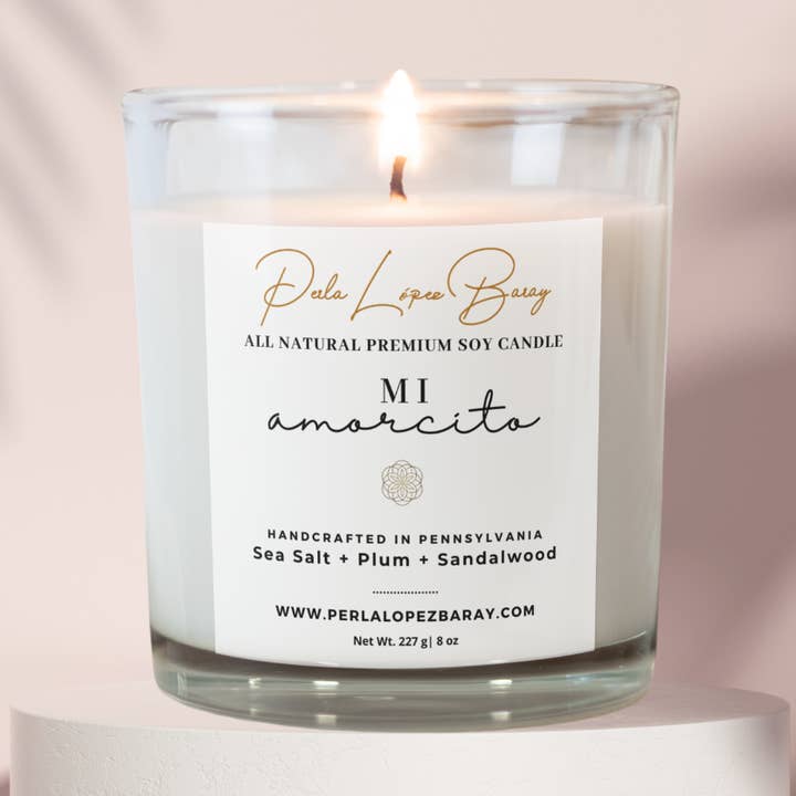 Mi Amorcito - Vela de soja totalmente natural en tarro de vidrio transparente de 10 oz para venta al por mayor de Perla López Baray