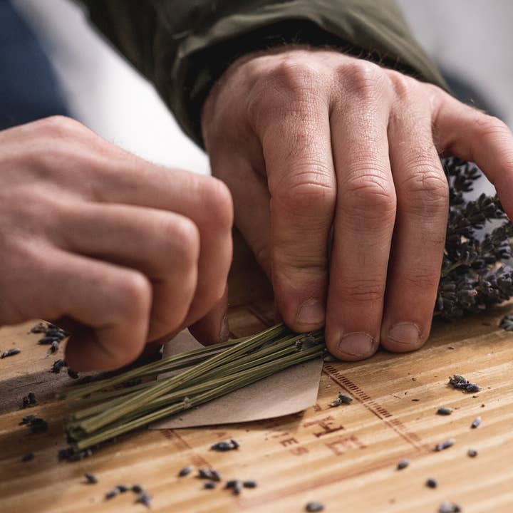 Provence en Couleur - Wholesale Dried/pressed flowers - Small lavender bouquet3