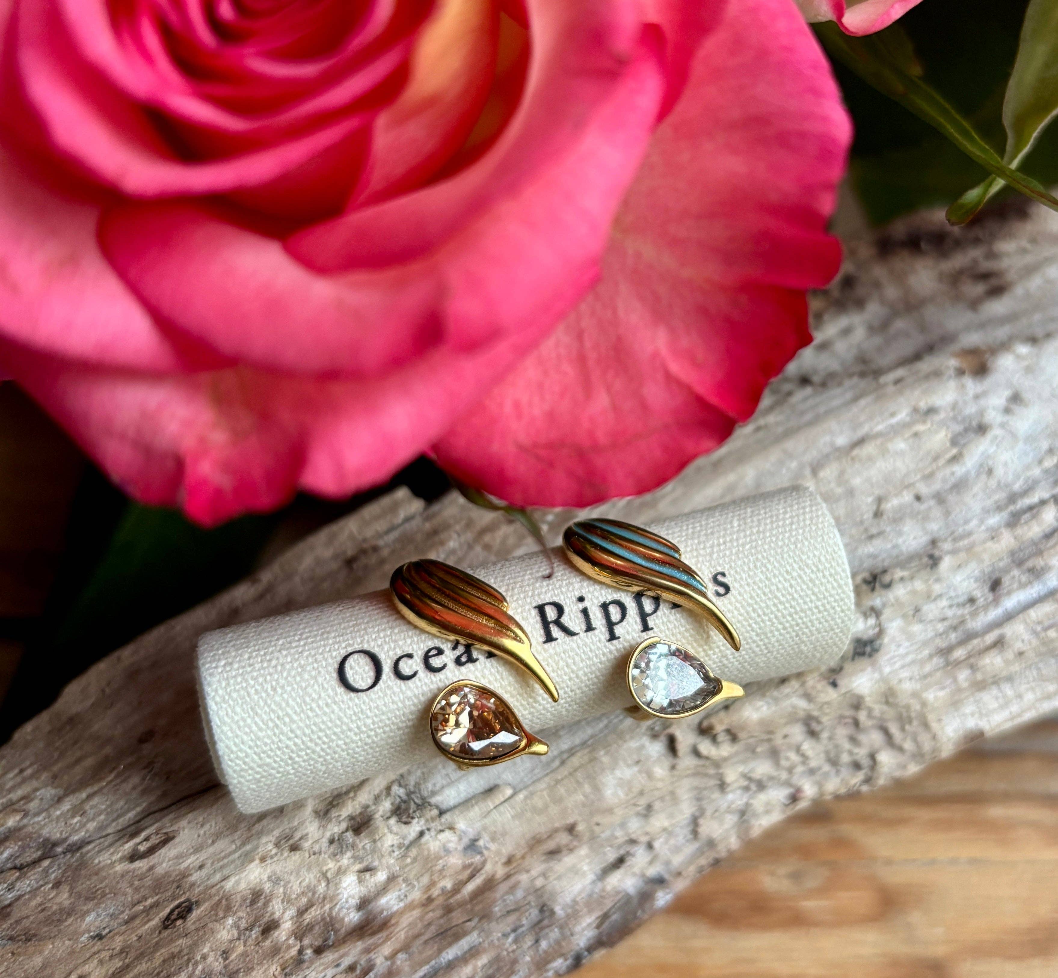 Ocean Ripples – wholesale Single stone/solitaire ring – 18ct Gold Plated Cubic Zirconia Open Top Leaf Ring - Available in Two Colours2