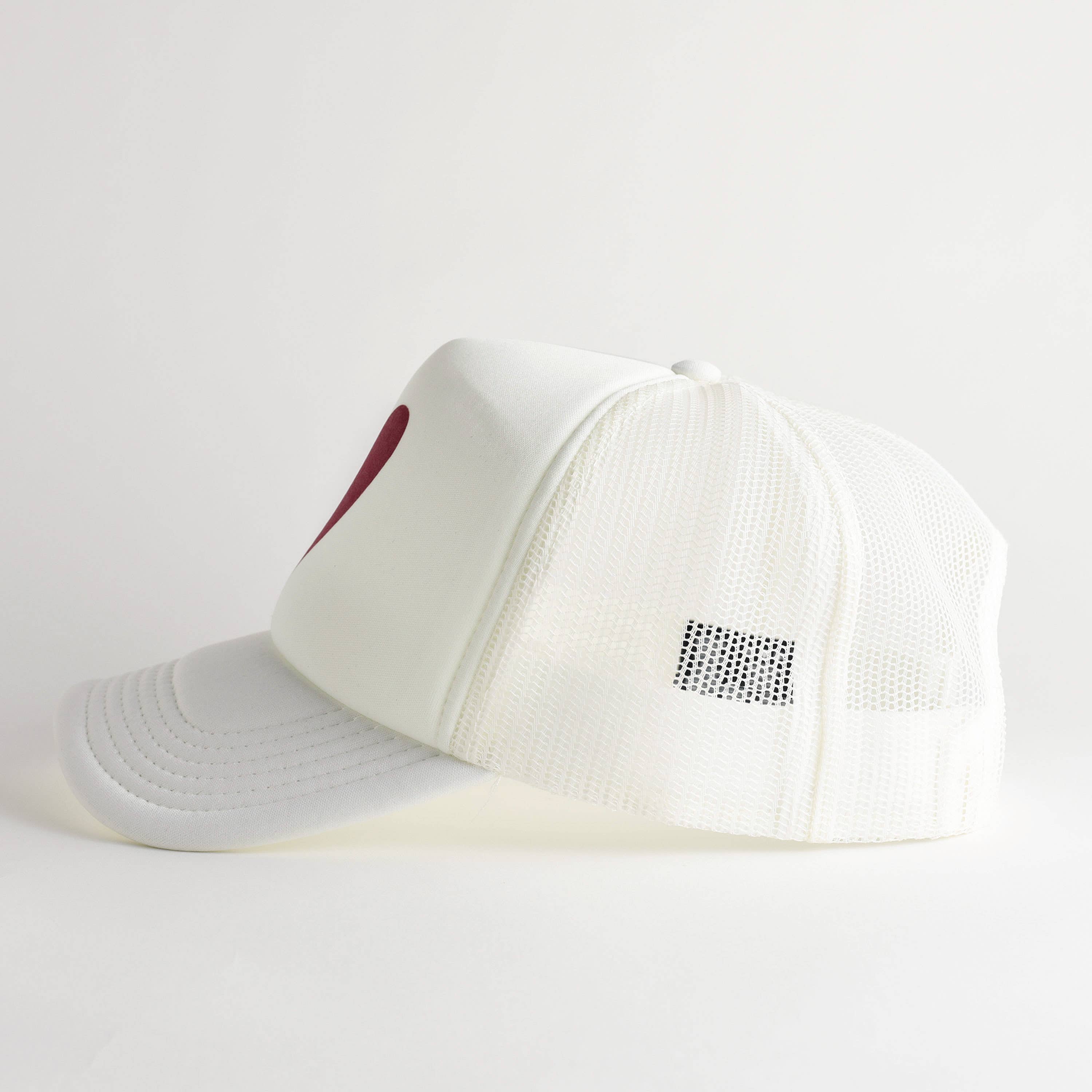 Endless August Supply Co. – Großhandel Trucker-Cap – Unisex – Klassische Trucker Cap mit Herz aus recyceltem Material5