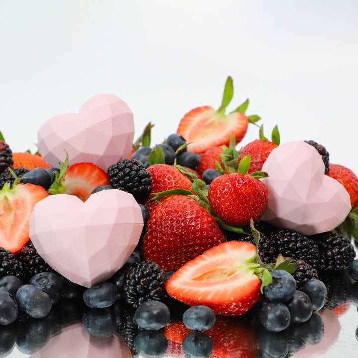 Rebels Refinery - Wholesale Lip Balm - 2 Pack Heart Lip Balm PEGGABLE 100% Natural Mint /Wildberry5