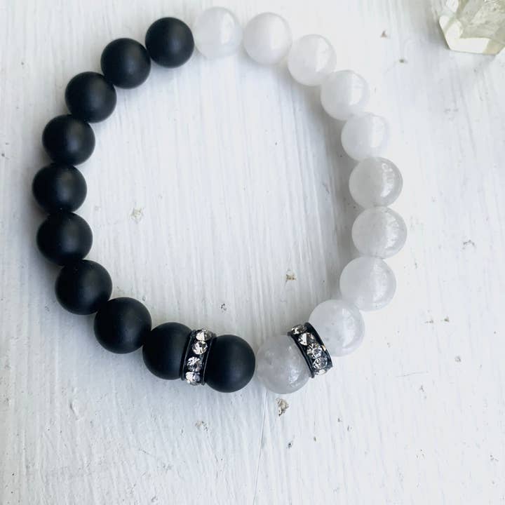 Ying & Yang für den Großhandel von On Point Bracelets & Necklaces