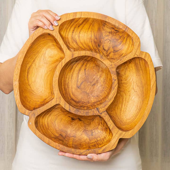 Piatto sezionale in legno di teak Chip & Dip Flower per la vendita all'ingrosso da parte di Rainforest Bowls