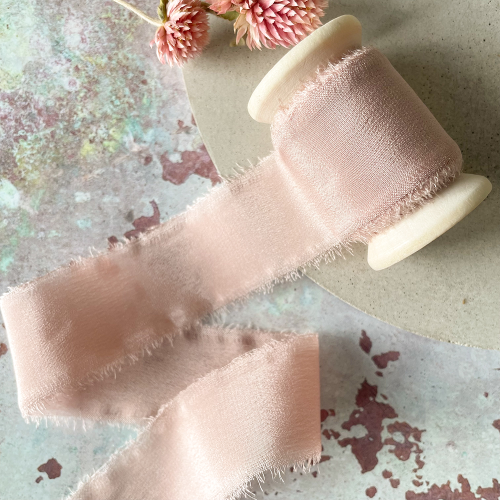 Imaginediy - Vente Ruban – emballage cadeau - Ruban en soie 25 mm couleur Nude Blush2