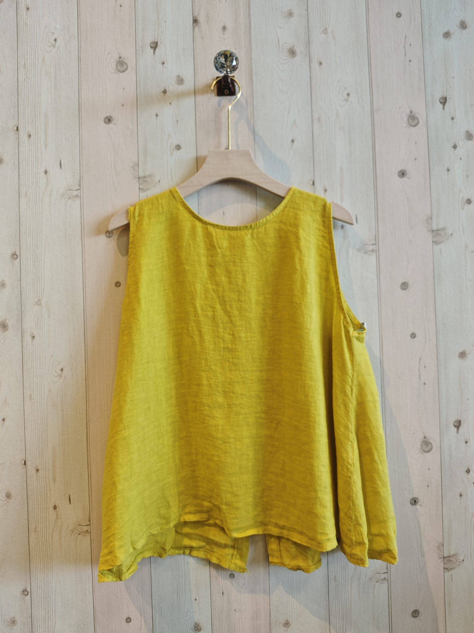 Linen & More - Wholesale T-Shirt - Women's - REF 5299 SLEEVELESS SHIRT BUTTONS 100% LINEN12