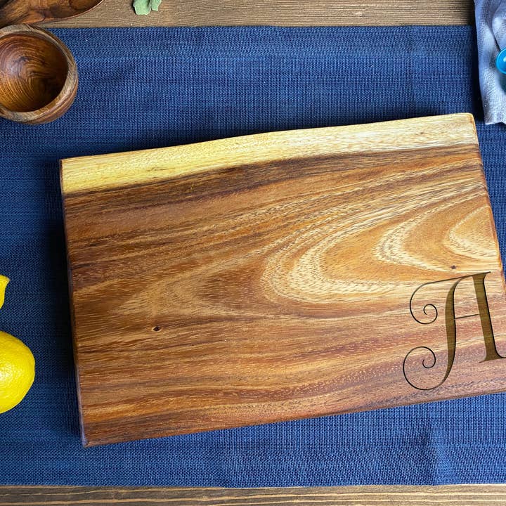Tuckahoe Hardwoods - Wholesale Cutting Board - Small Live Edge Square End Board