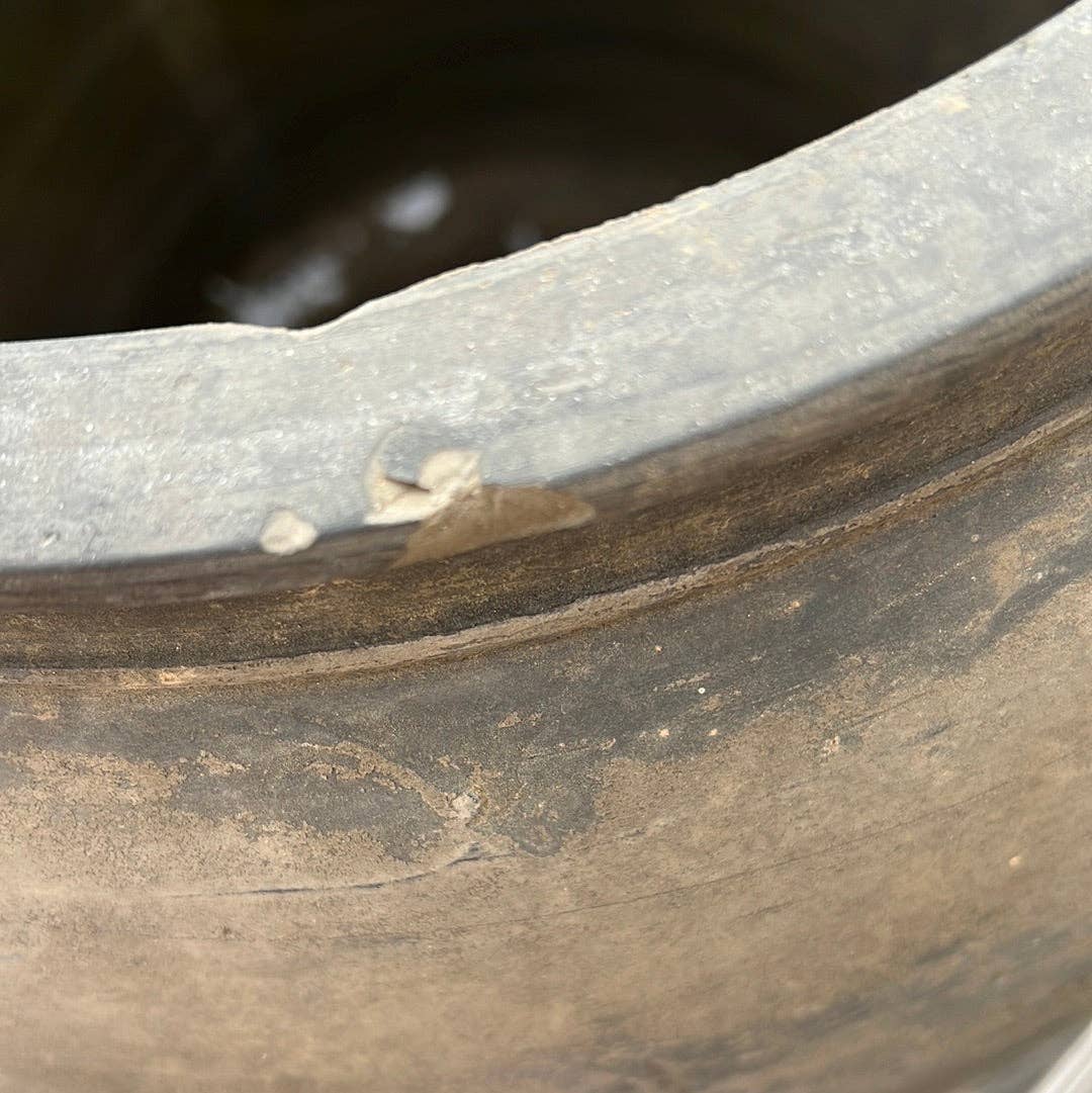 Gris Pot en argile gris noir vintage CN1154 en vente sur Faire3