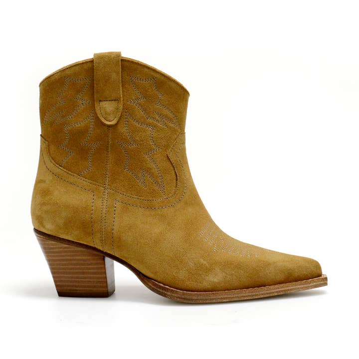 Låg stövel: Caren i brunt mockaskinn för wholesale av Catarina Martins