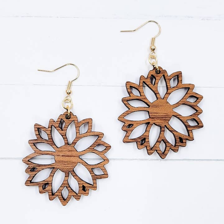 Indviklede solsikke træ dingle øreringe for engroshandel hos The Purple Chickadee