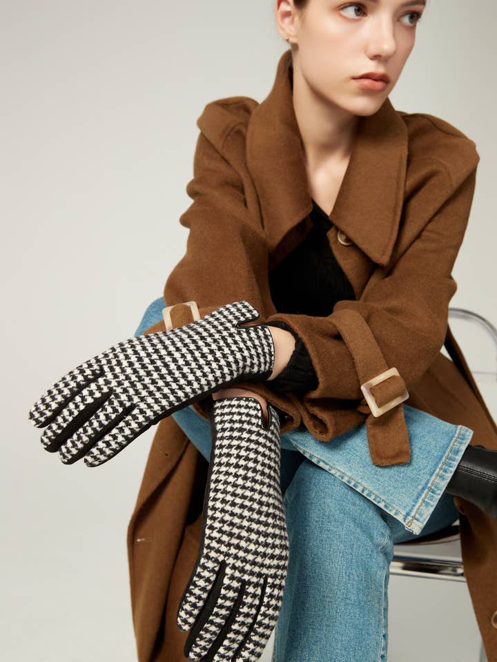 Women's Classic Houndstooth Touchscreen Gloves for wholesale by Aavion