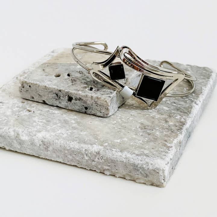 Christophe Poly / Crono Design - Vente Bracelet manchette - BRACELETS (B) - Manchette en fil en tailles 1 et 2, toutes deux ajustables19