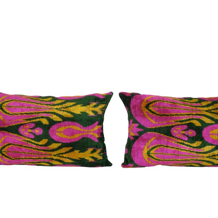 Juego de dos almohadas Ikat de seda rosa con estampado de tulipanes para venta al por mayor de Vintage Pillows Store