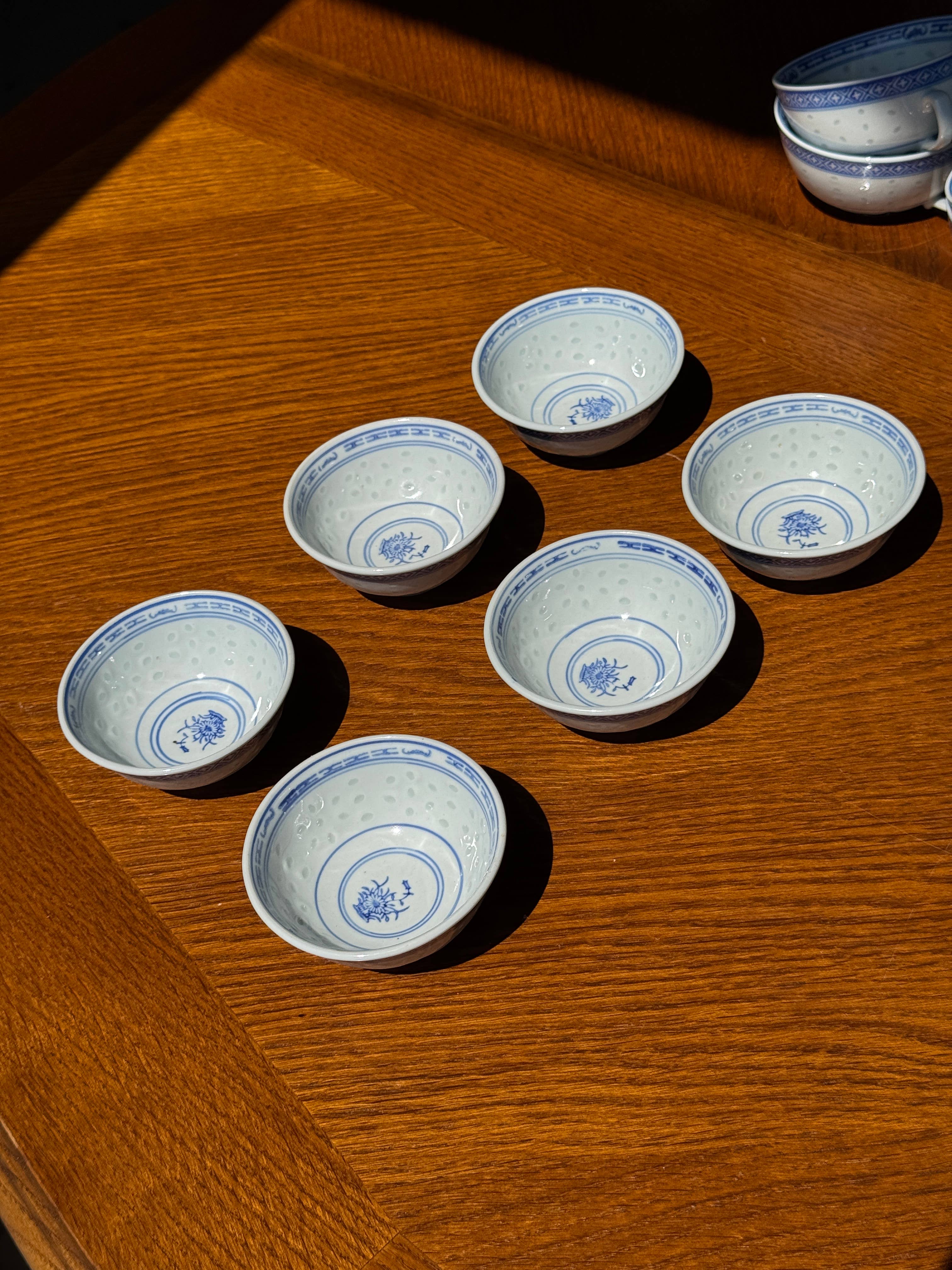Office Objets - Wholesale Tea Set - Small Chinese tea set with 6 cups and saucers3