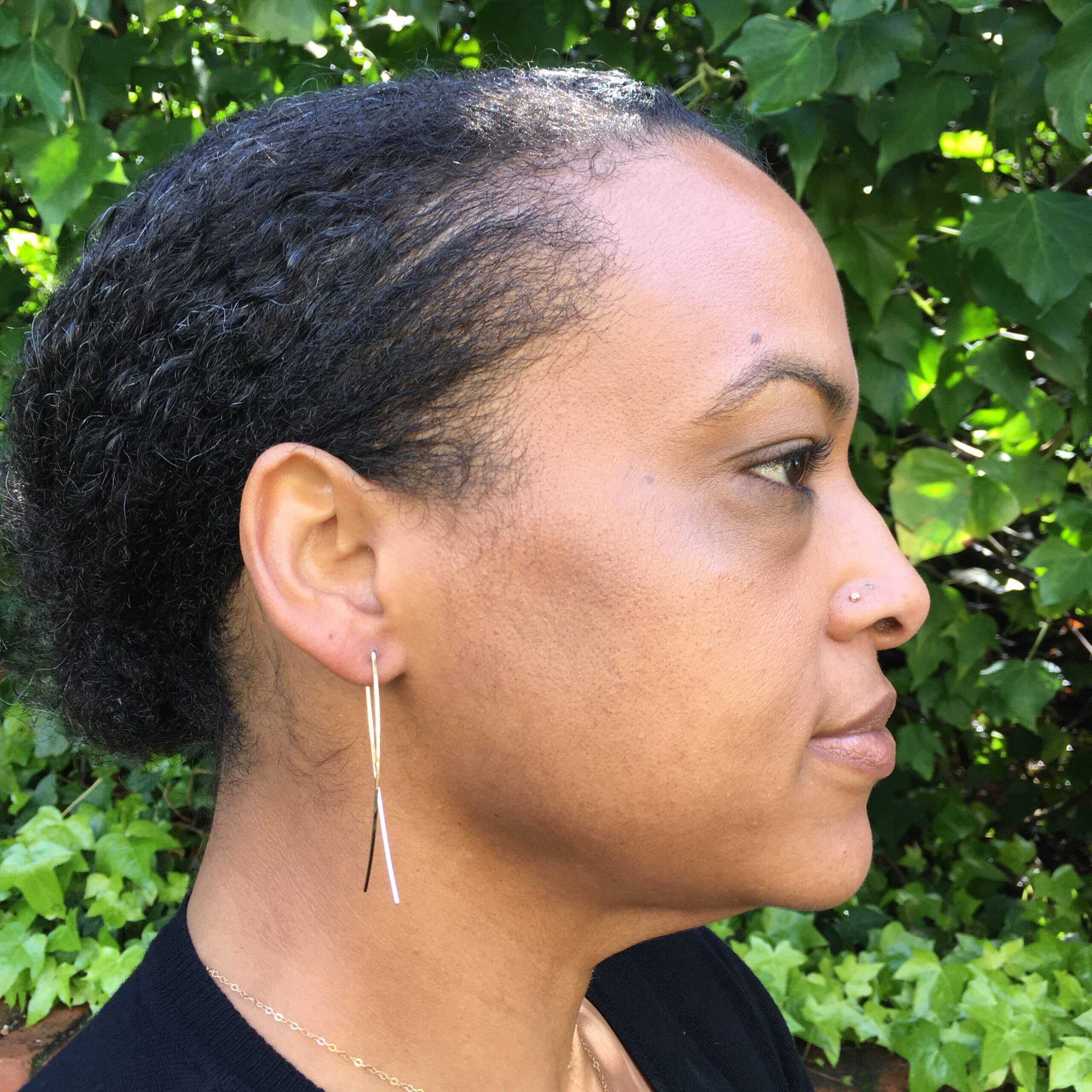 Prism Jewels – wholesale Hängande örhängen – Twist örhängen moderna minimalistiska gängare i guld, silver eller roséguld4