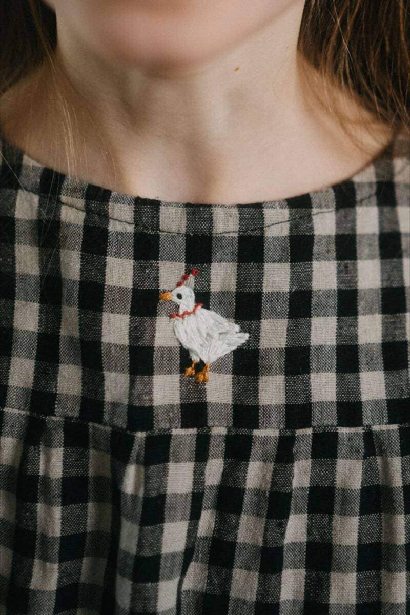 La Petite Alice - Wholesale Embroidery/Cross Stitch Supplies - Circus Goose (3x4.2cm) | Handmade Embroidery