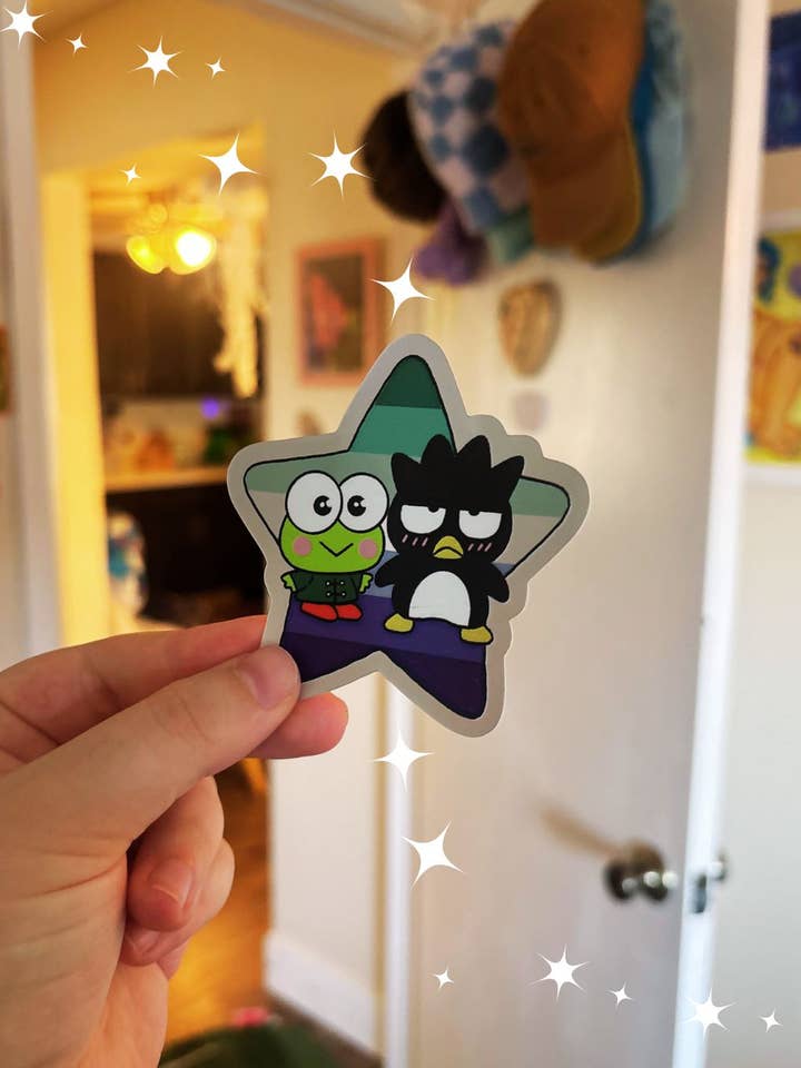 Keroppi & Badtz-Maru Sanrio MLM Gay Flag Reflekterende Stjerne Klistermærke for engroshandel hos SoftBoysClub