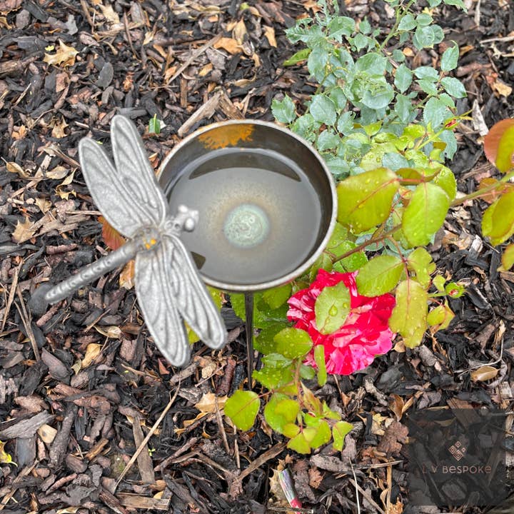 L V Bespoke – wholesale Bird feeder – Cuppy Garden Stake - Water / Seed Holder / Bee Drinker6