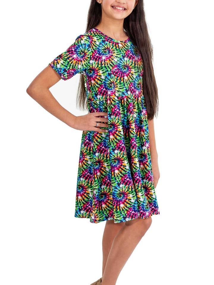 Neonvirvlande kortärmad klänning i mjölksilke för wholesale av Great Lakes Kids Apparel