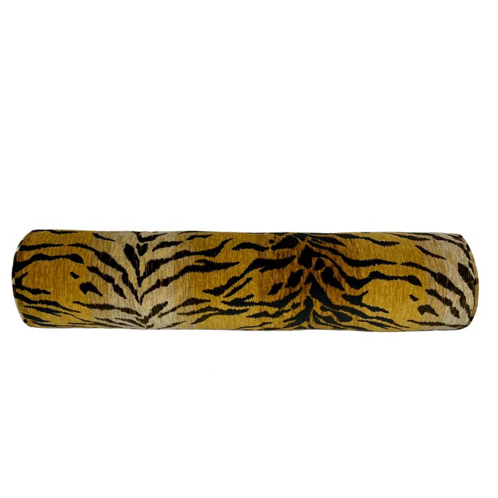 Wheaton Whaley Home – wholesale Prydnadskuddfodral – Tiago Velvet Tiger Bolster1