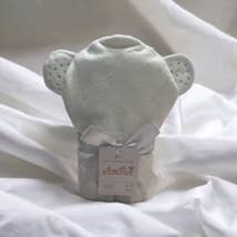 V Baby Co - Wholesale Hooded Towel - Kids & Baby - Organic Cotton and Bamboo Baby Hooded Towel