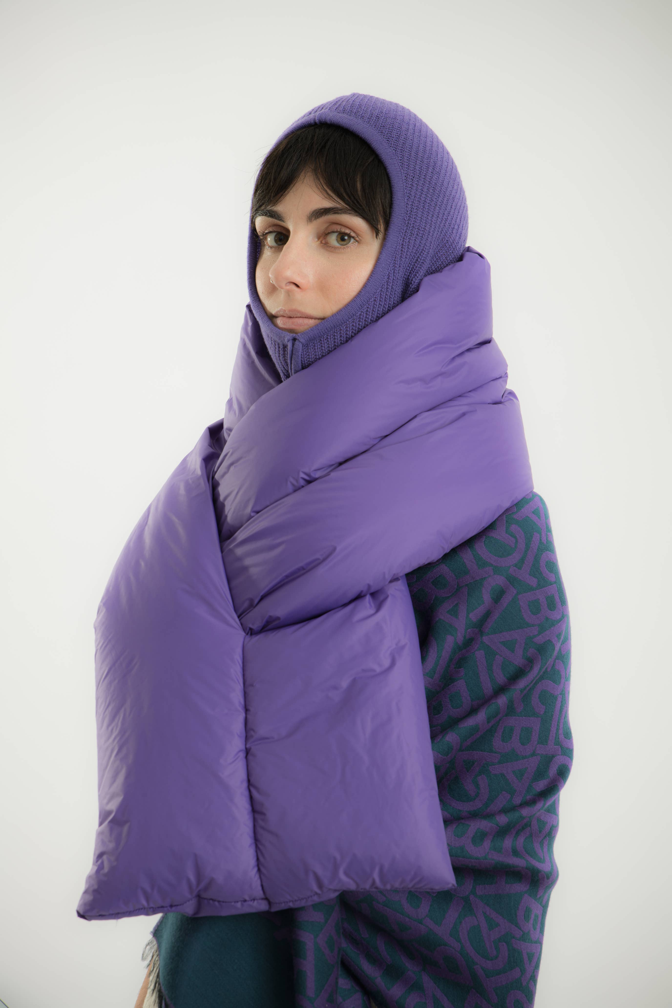 Abstract - Wholesale Scarf - Women's - Water-repellent recycled nylon padded scarf5